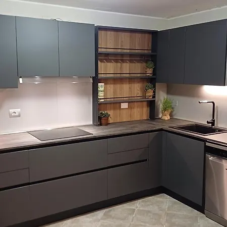 Luxury Quartu بيت ضيافة كوارتو سانتيلينا