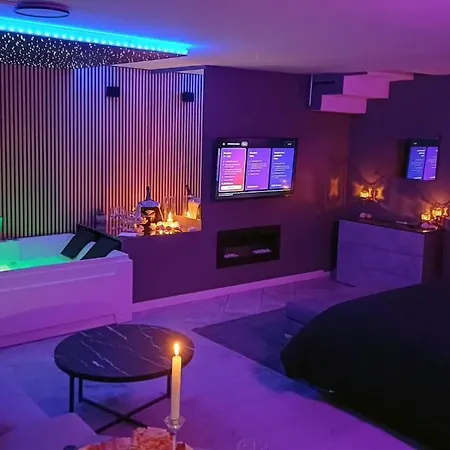 Luxury Quartu ゲストハウス