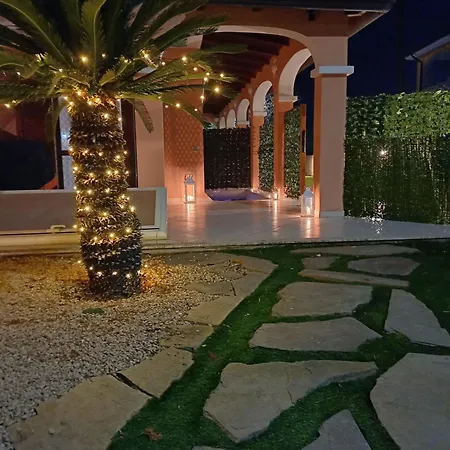 בית הארחה Luxury Quartu 4*